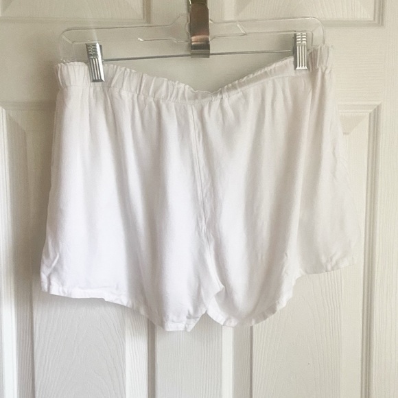 Ivory Ella Lounge Shorts NWT - Picture 4 of 4